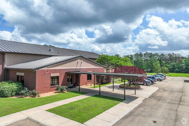 College Drive Christian School has a student to teacher ratio of 9 to 1.