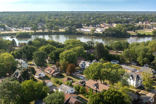 Riverview is a south Rockford community near the Rock River and with close access to city life.