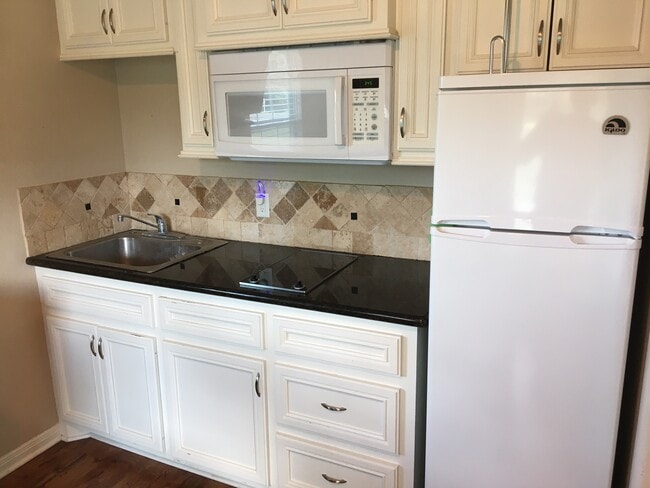 Mini Kitchen