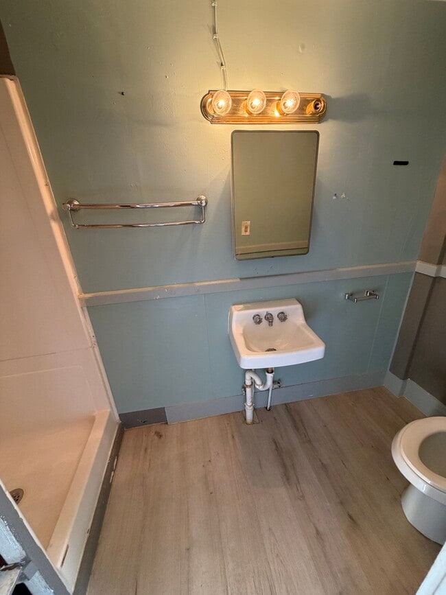 22 Pleasant St unit . C, Enfield, CT 06082 - photo 7