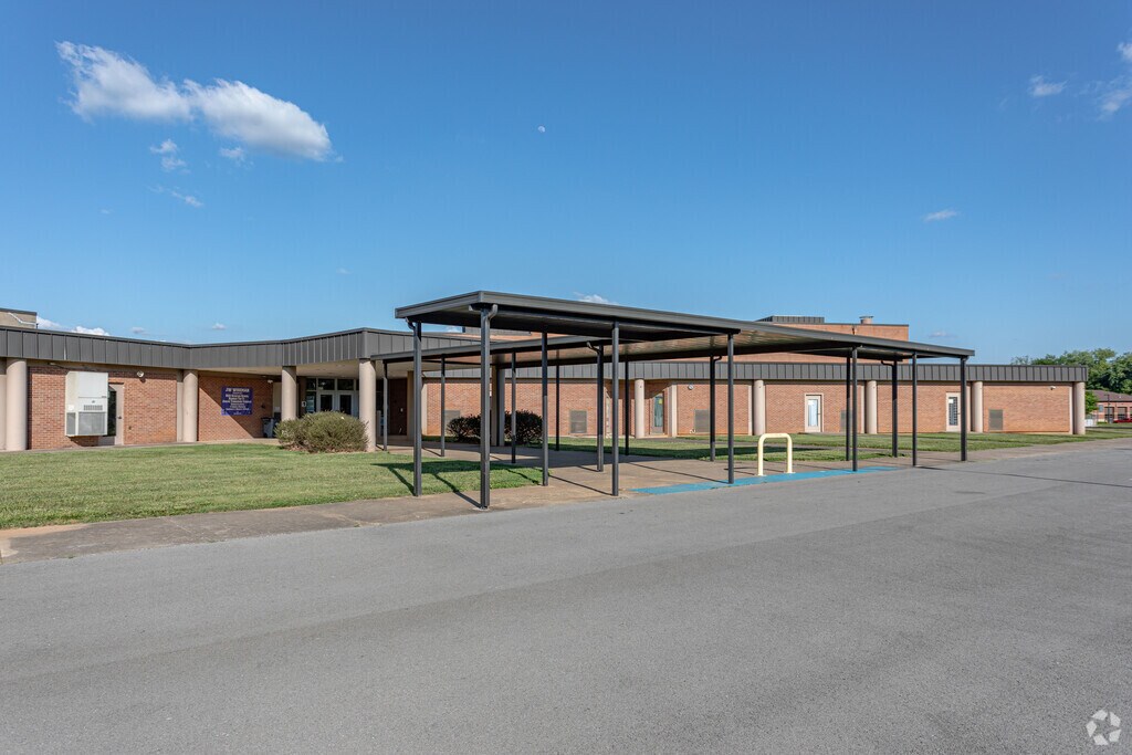 J W Wiseman Elementary School is located in Sumner County.