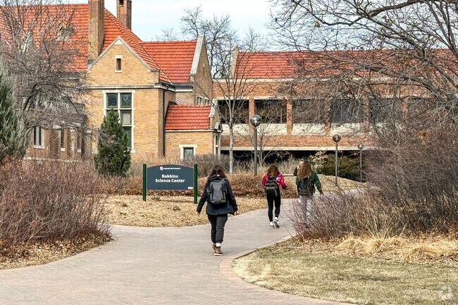 Hamline University is the oldest university in Minnesota and a cornerstone of the neighborhood.