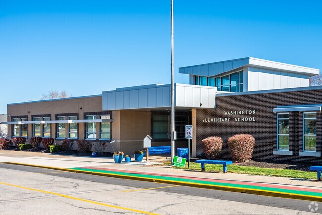 Washington Elementary School is located in Olathe, Kansas.