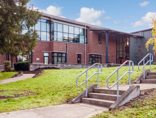 Cedarhurst Elementary School.