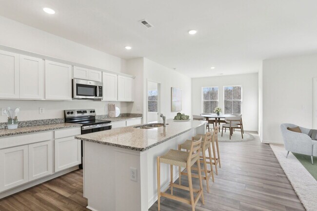 604 Berkeley Glen Rd unit 36501289, Zebulon, NC 27597 - photo 2