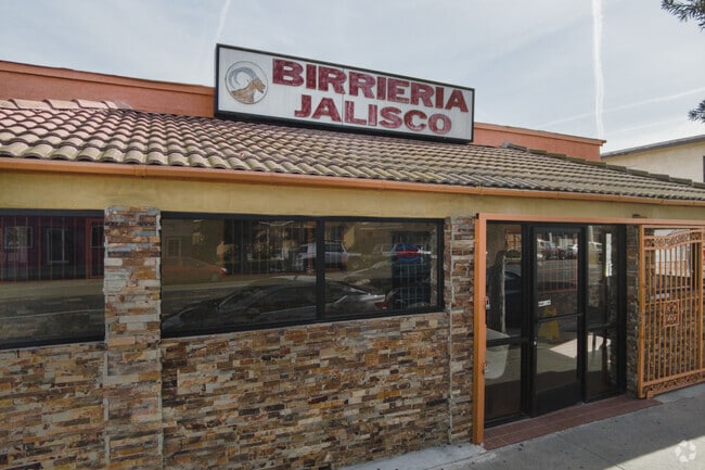 Birrieria Jalisco serves amazing tacos to the residents of Florence-Graham.