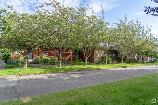 Bellingham Cooperative School side building