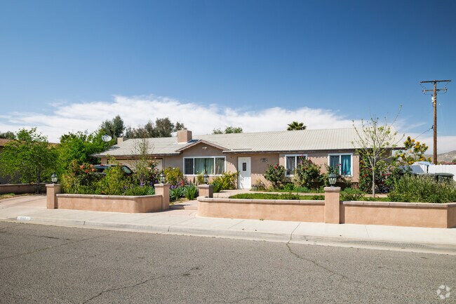 Many original developments in Central Perris feature mid-century ranch-style homes.