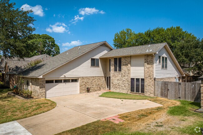 Find Contemporary-style homes with an extended driveway in Copperfield.