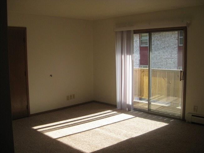 Crest Manor, Clive, IA 50325 - photo 3