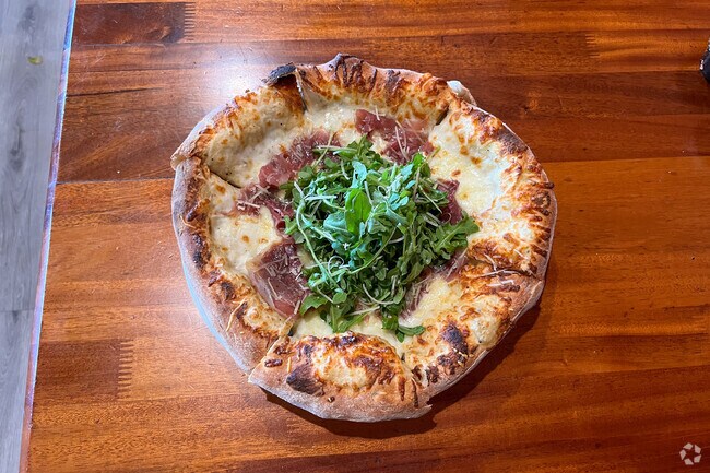 Giuseppe’s serves rustic Italian dishes near Harrison East South.