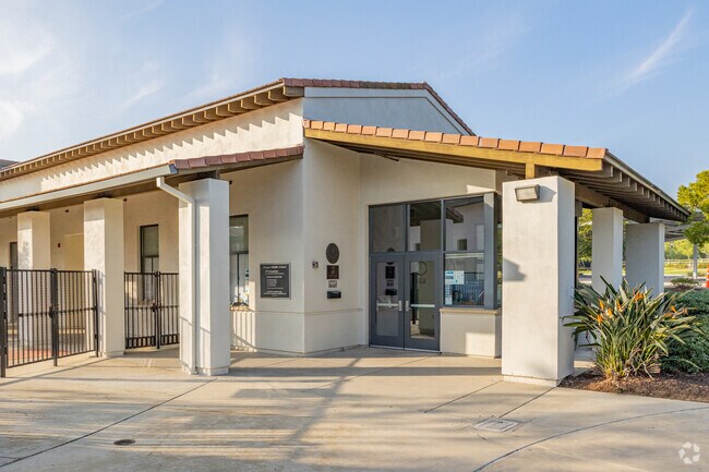 enter an amazing school at Pioneer Middle School.