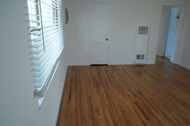 11622 1/2 Chandler Blvd, North Hollywood, CA 91601 - photo 5