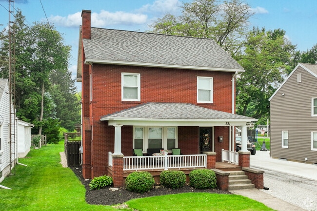 The neighborhoods that make up the city of Bellevue are filled with many housing styles such as Colonial homes.