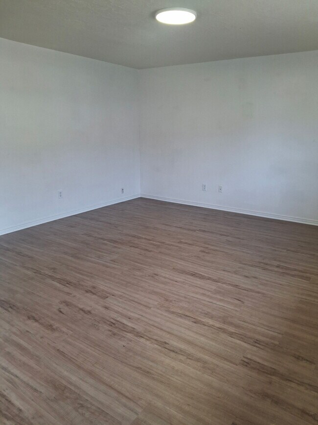 1376 N 260 W, Logan, UT 84341 - photo 4