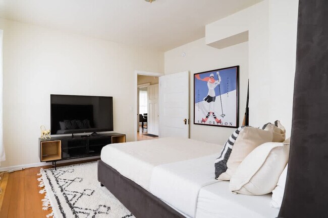 2015 NW 21st Ave unit ID1309823P, Portland, OR 97209 - photo 2