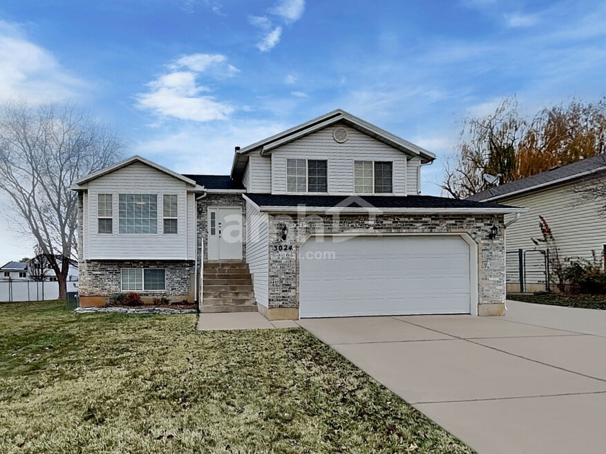 3024 W 4450 S, Roy, UT 84067 - photo 1