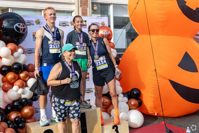 The Annual Alhambra Pumpkin Run near Alhambra Hills inspires families to get active together and enjoy its neighborhood.