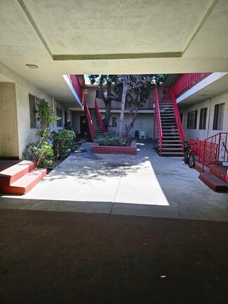 404 E Hyde Park Blvd, Inglewood, CA 90302