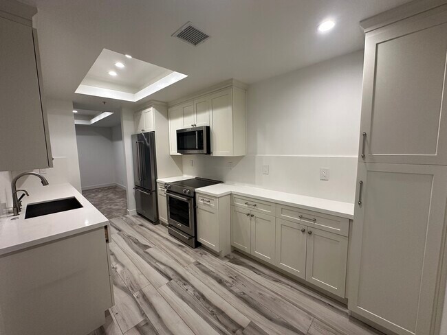 2131 Century Park Ln unit 218, Los Angeles, CA 90067 - photo 5