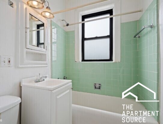 4546 N Damen Ave unit 413, Chicago, IL 60625 - photo 3