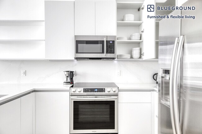 4131 Laguna St unit FL4-ID9, Coral Gables, FL 33146 - photo 7