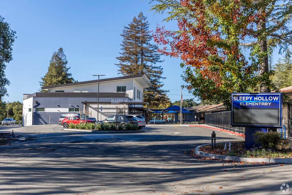 Sleepy Hollow Elementary School is a public school.