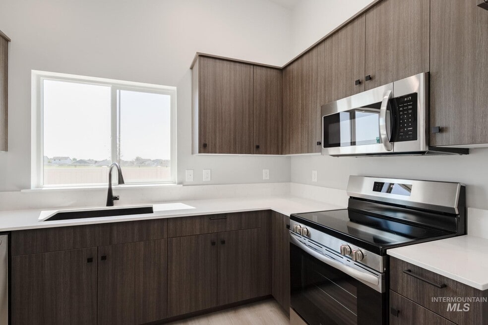 9038 W Camellia St, Nampa, ID 83687 - photo 1