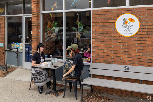 Many of Black Mountain's residents go downtown for lunch at one of the many restaurants.
