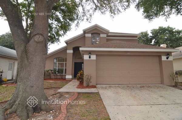 1605 Elk Spring Dr, Brandon, FL 33511 - photo 1