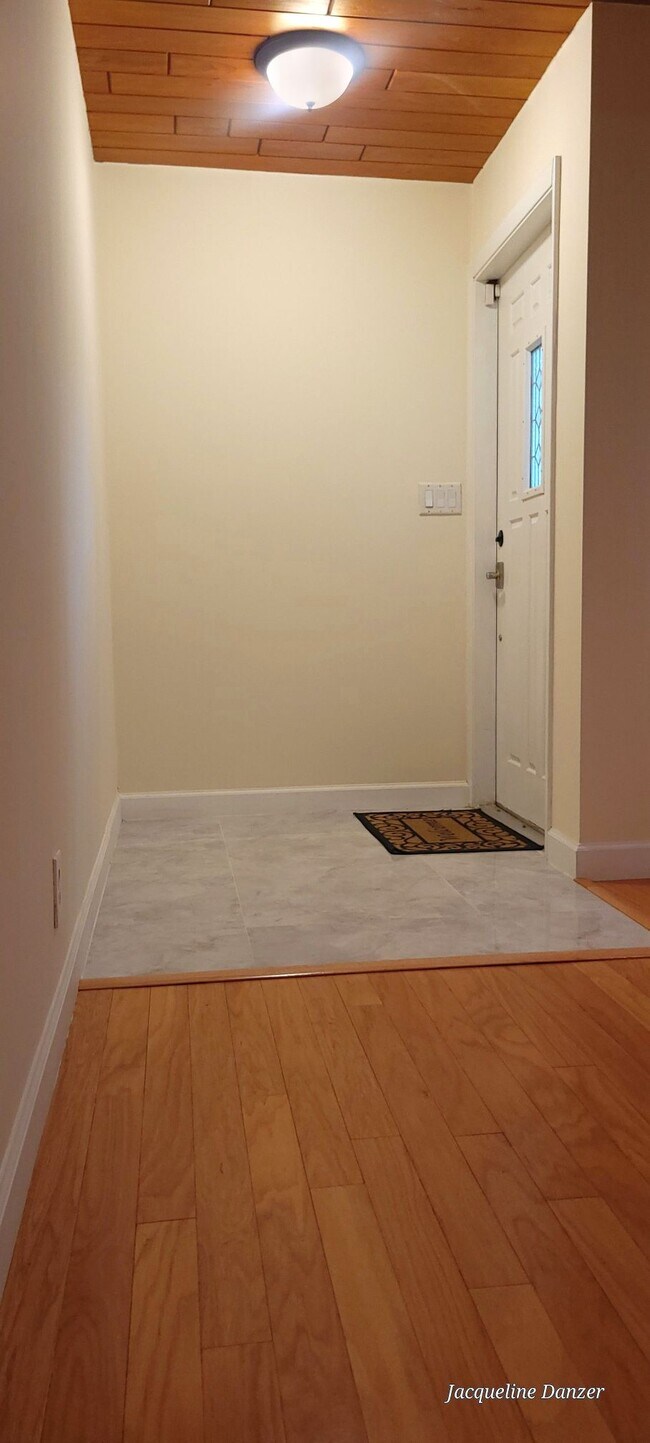 2241 NE 38th St unit Cozy 1-bed 1-bath -, Lighthouse Point, FL 33064 - photo 3