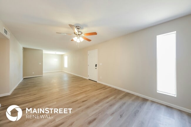 4322 E Saint Catherine Ave, Phoenix, AZ 85042 - photo 4