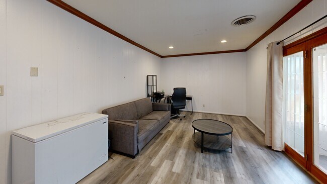 13034 Clarion Rd, Fort Washington, MD 20744 - photo 2