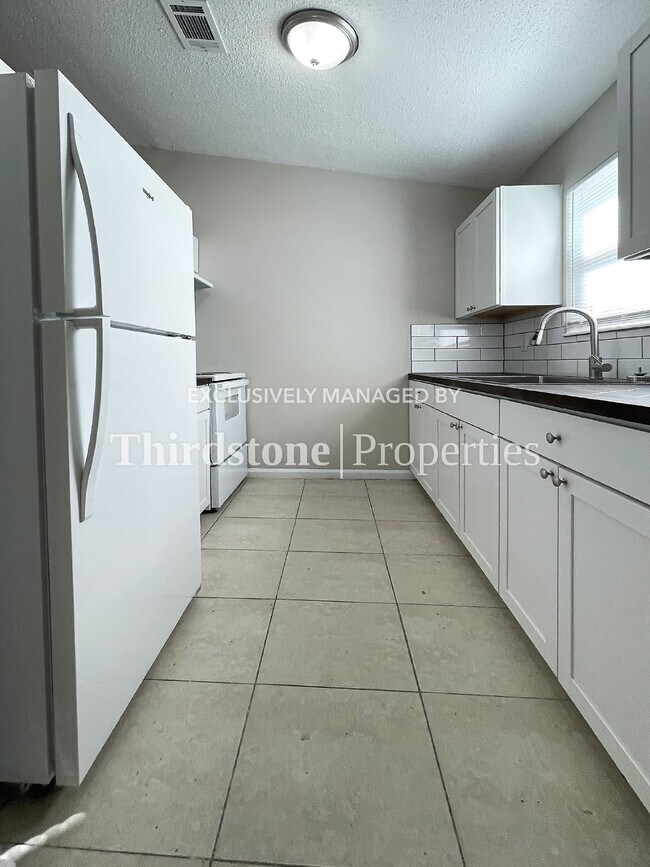 5128 Indian Lakes Ct unit 3, Jacksonville, FL 32210 - photo 5