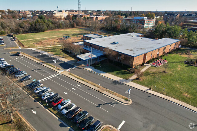 The Pennington School in Manassas serves families and students of Prince William County.