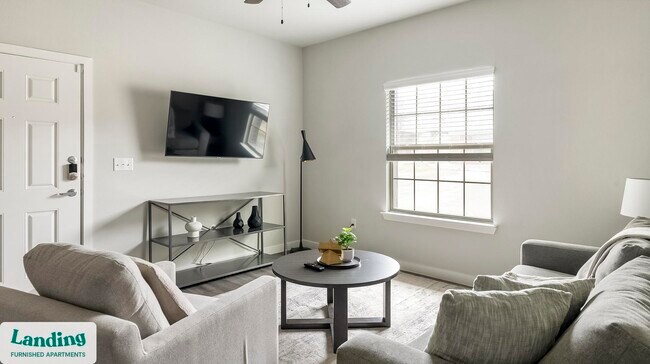 8200 Clarksprings Dr unit 5203.1408054, Dallas, TX 75236 - photo 3