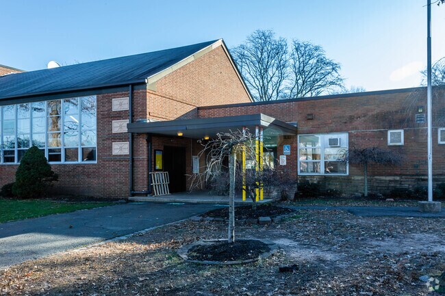 Brookside Place Elementary School serves the town of Cranford, NJ.