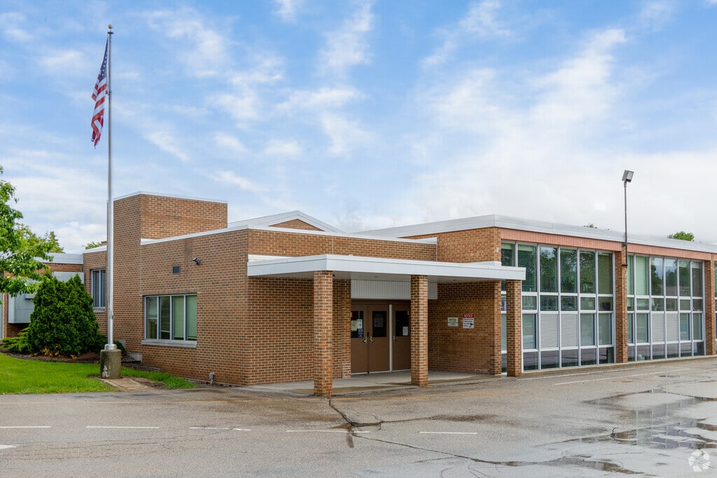Tullar Elementary School is a public school located in Neenah, Wisconsin.