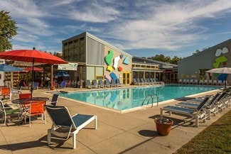 3900 Gateway Dr, Philadelphia, PA 19145