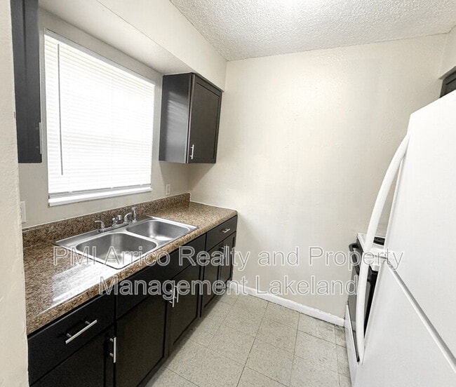 3212 Crystal Hills Loop S, Lakeland, FL 33801 - photo 3