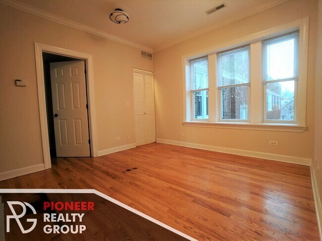 3256 N Clifton Ave unit 1, Chicago, IL 60657 - photo 4