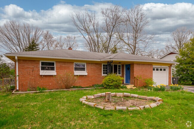 Ranch homes in Park Ridge East are one of the most common architectural styles in the neighborhood.