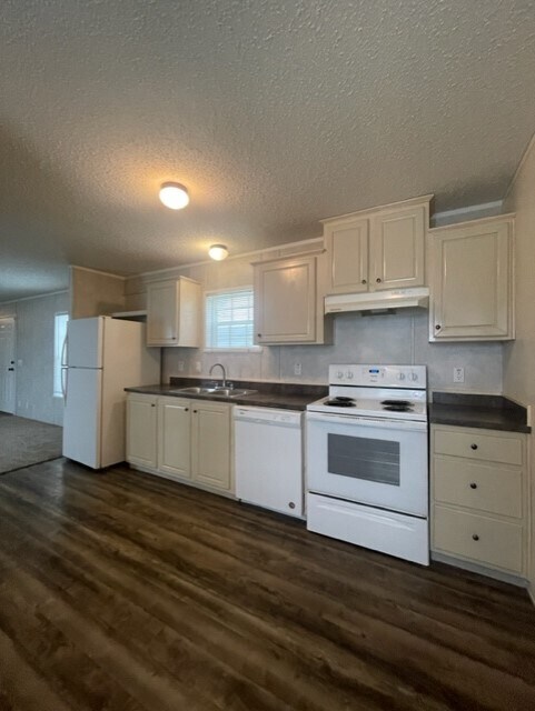 11924 Springbrook Ct, Bruce Township, MI 48065 - photo 6