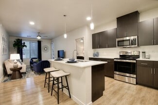 10801 N 32nd St, Phoenix, AZ 85028