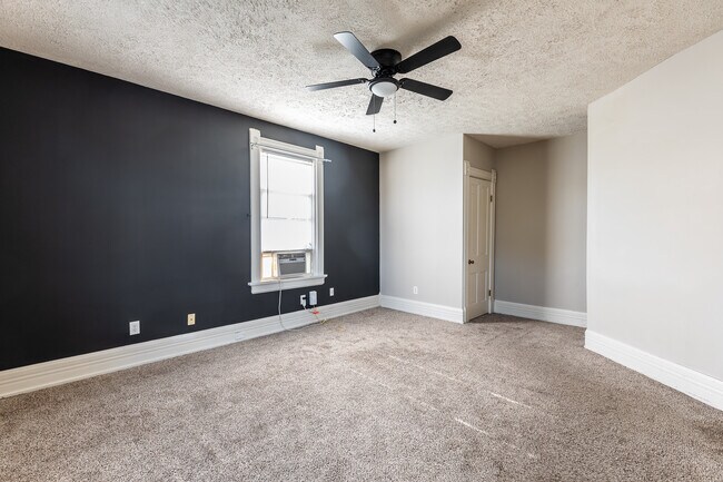 1949 Hudson Ave unit 2, Cincinnati, OH 45212 - photo 5