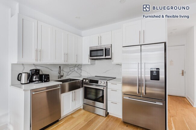 160 E 48th St unit FL4-ID1665, New York, NY 10017 - photo 5
