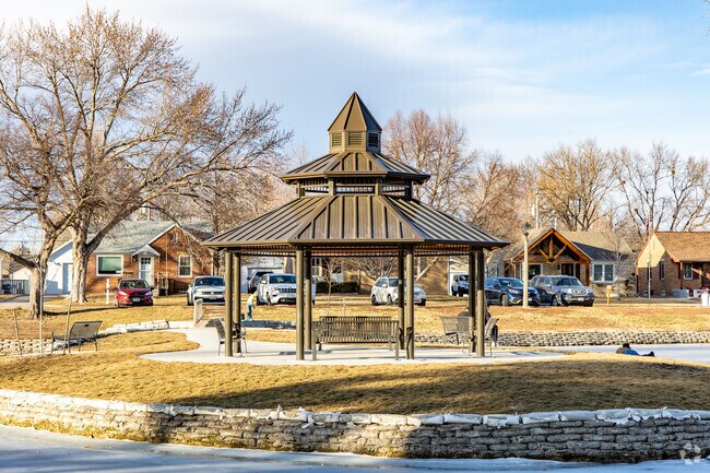 Hastings's Heartwell Park is a long, narrow green space easily noticeable by its pond and fountain.