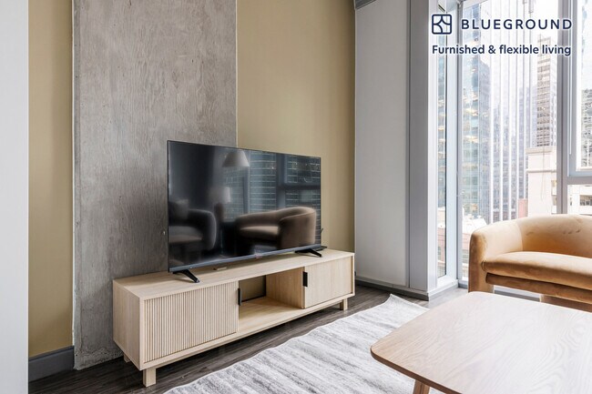 215 W Lake St unit FL12-ID1343, Chicago, IL 60606 - photo 4