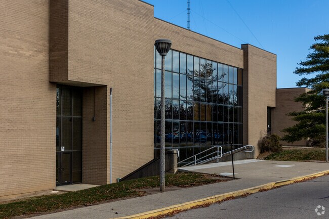 According to Niche, West Carrollton Middle School has a C rating.