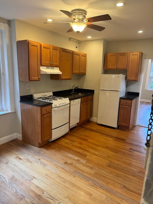 69 Joy St Unit 12, Boston, MA 02114